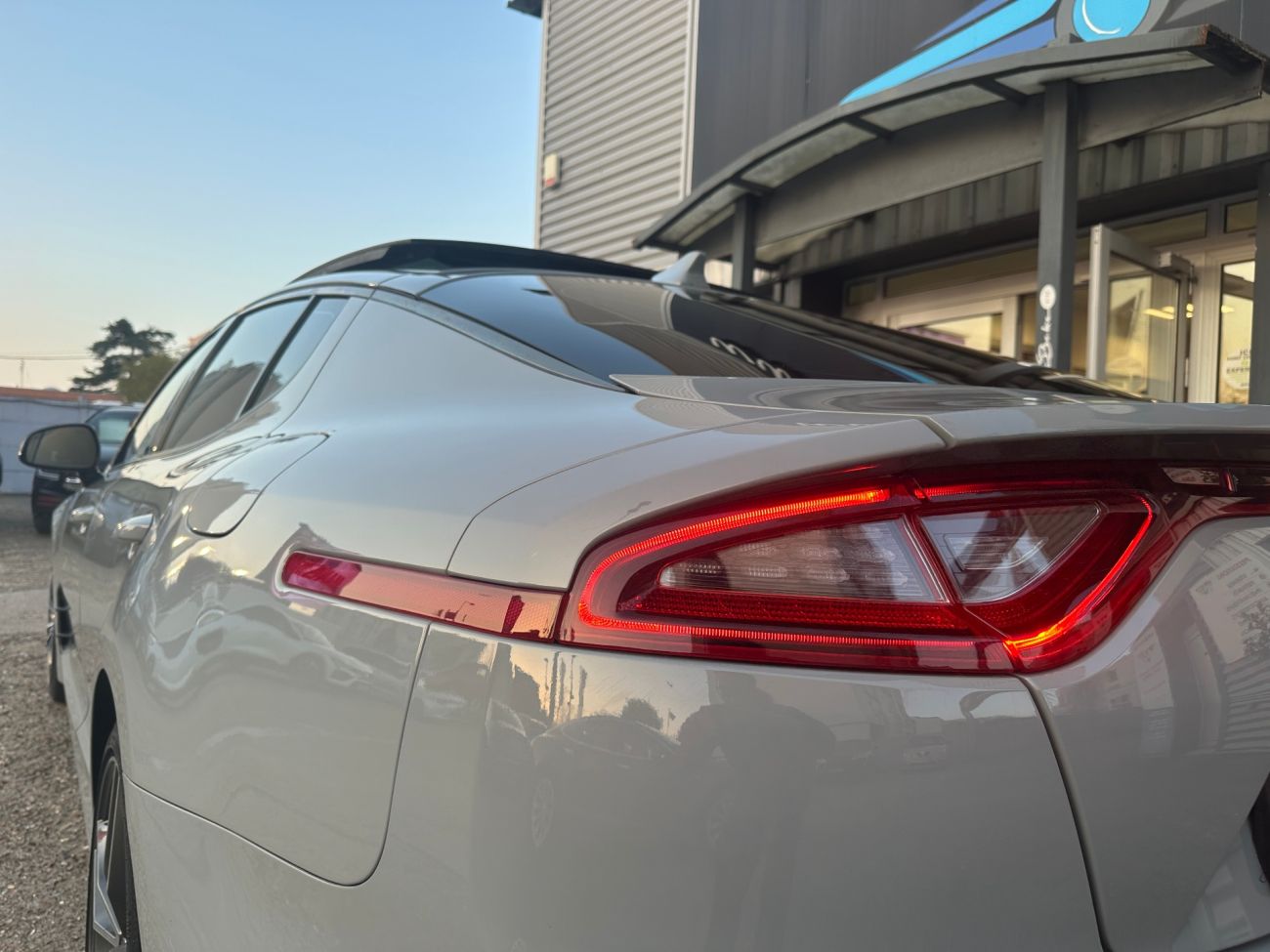 Mandataire Kia STINGER 2.0 T-GDi 255 ch ISG BVA8 4x2 GT Line Pack Premium