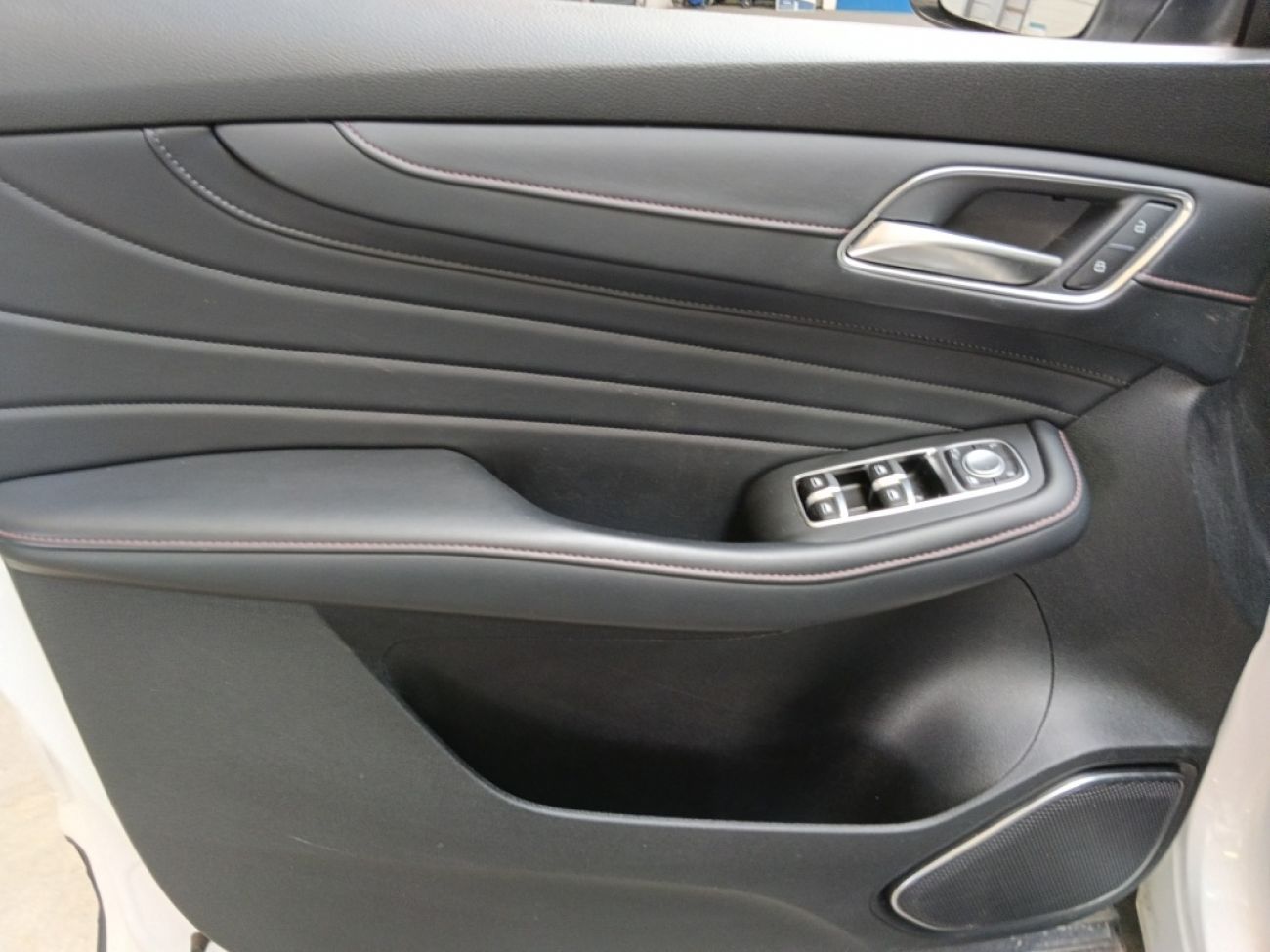 Mandataire MG HS 1.5 T-GDI 162 AT luxury