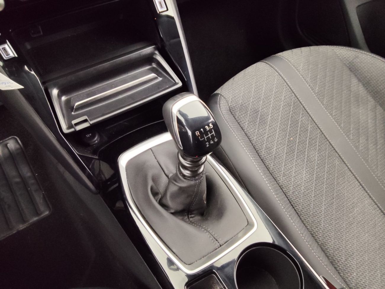 Mandataire PEUGEOT 208 1.2 100CH S&S ALLURE