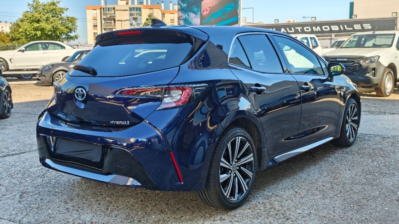 Mandataire TOYOTA COROLLA HYBRIDE MY20 122h Design TOIT OUVRANT 1ERE MAIN