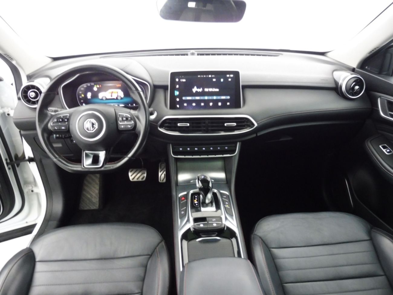Mandataire MG HS 1.5 T-GDI 162 AT luxury