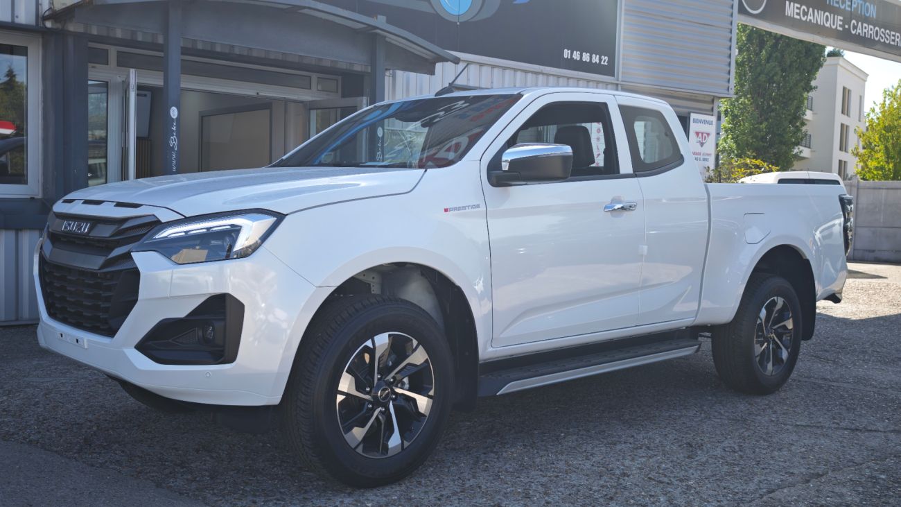 Mandataire ISUZU D-MAX SPACE CABINE A/T PRESTIGE