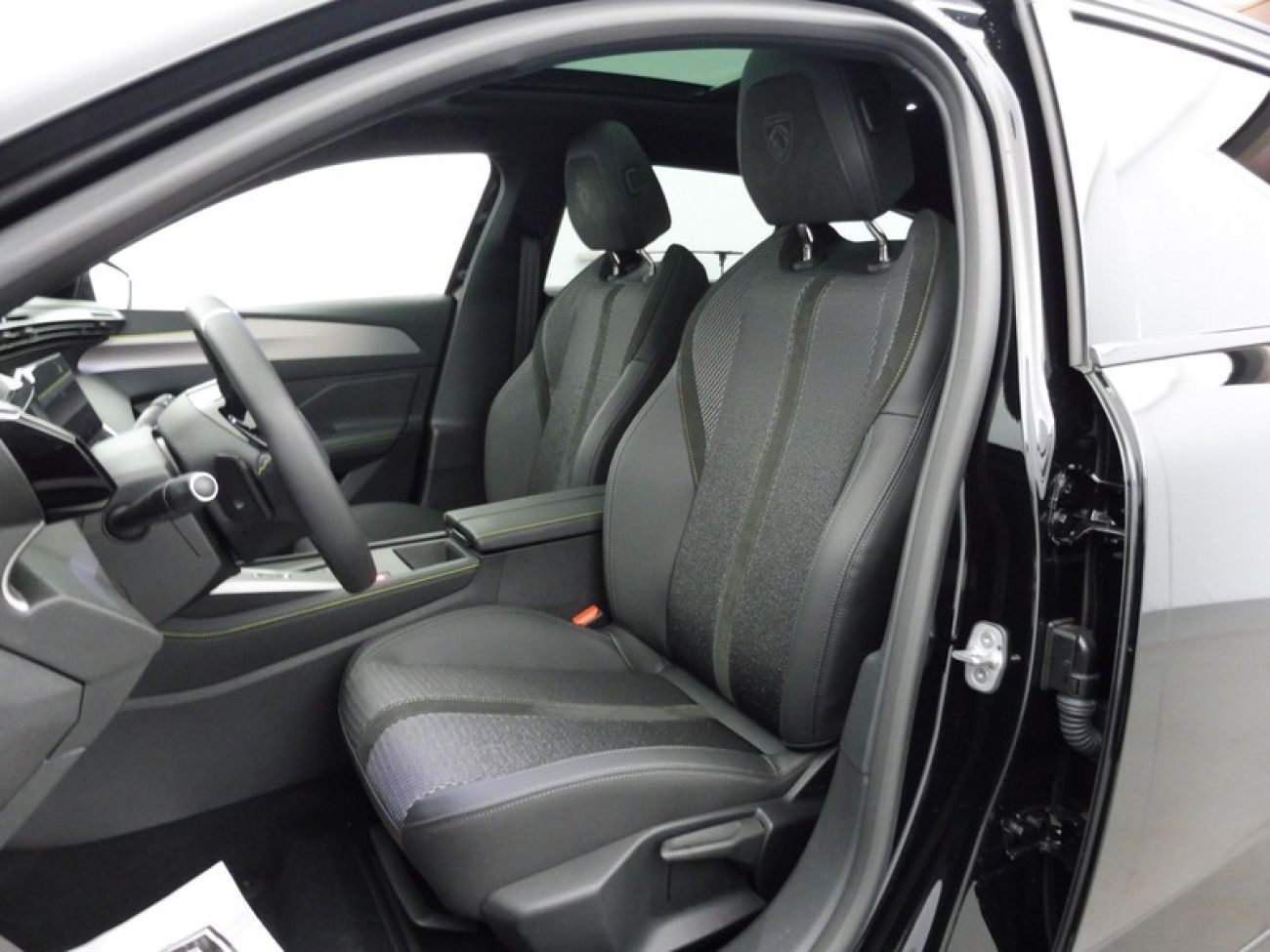 Mandataire PEUGEOT 308 SW 1.2 HYBRID 136CH GT E-DCS6