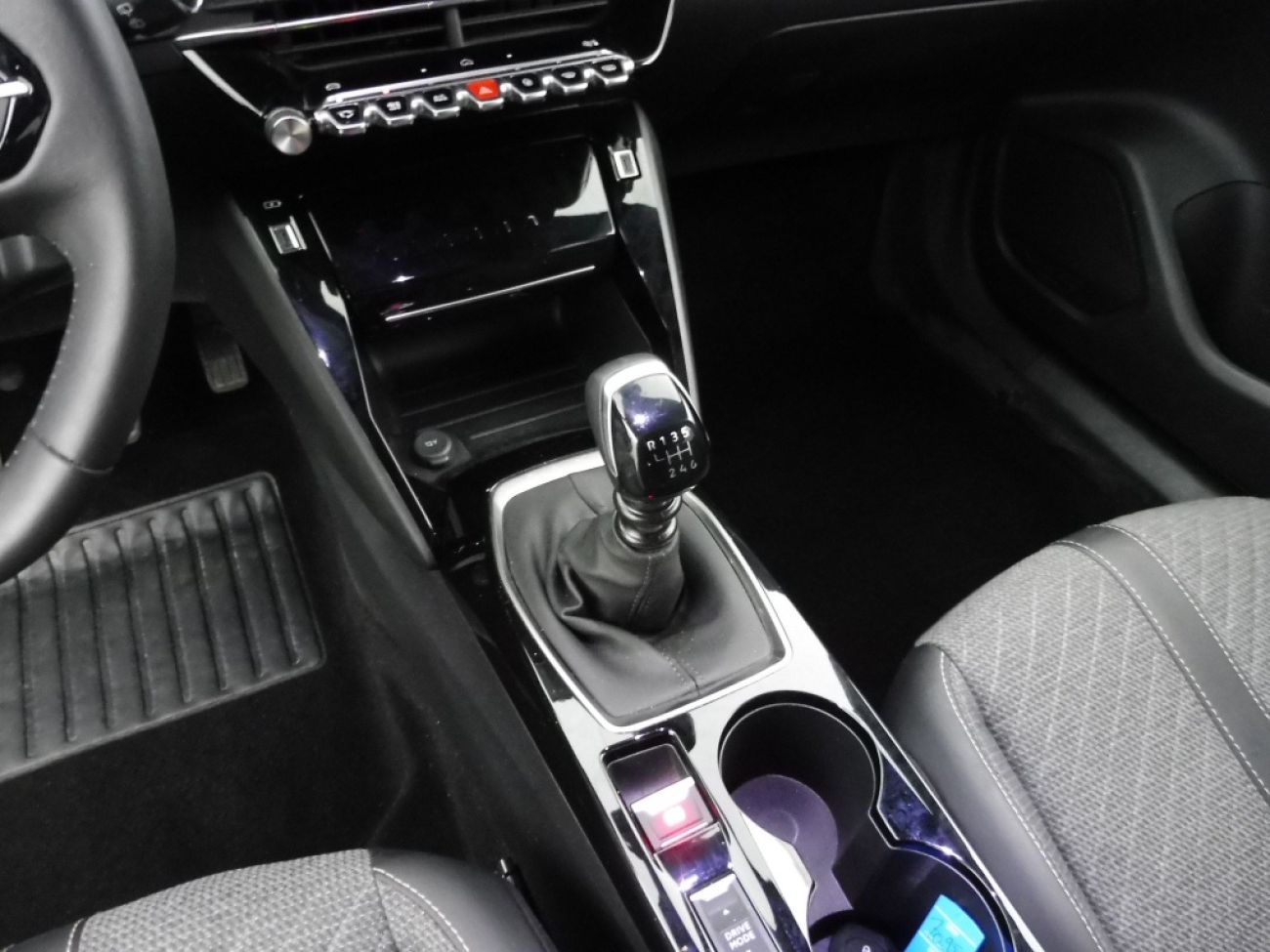 Mandataire PEUGEOT 2008 1.2 100CH S&S ALLURE