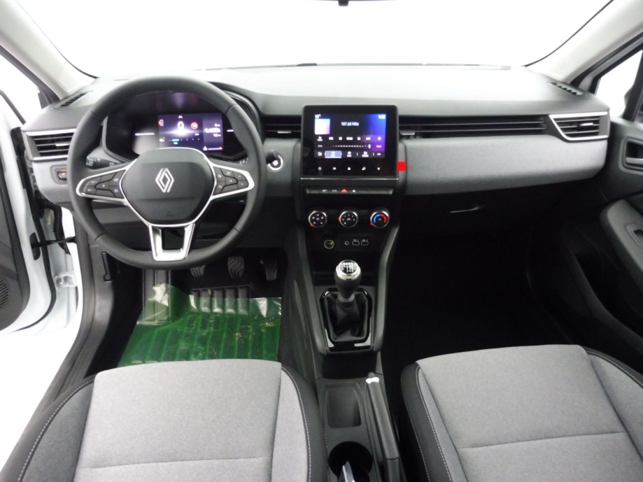 Mandataire RENAULT CLIO V 1.5 DCI 100CH EVOLUTION - 25