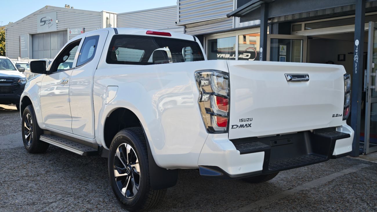 Mandataire ISUZU D-MAX NOUVEAU 2.2L SPACE PRESTIGE