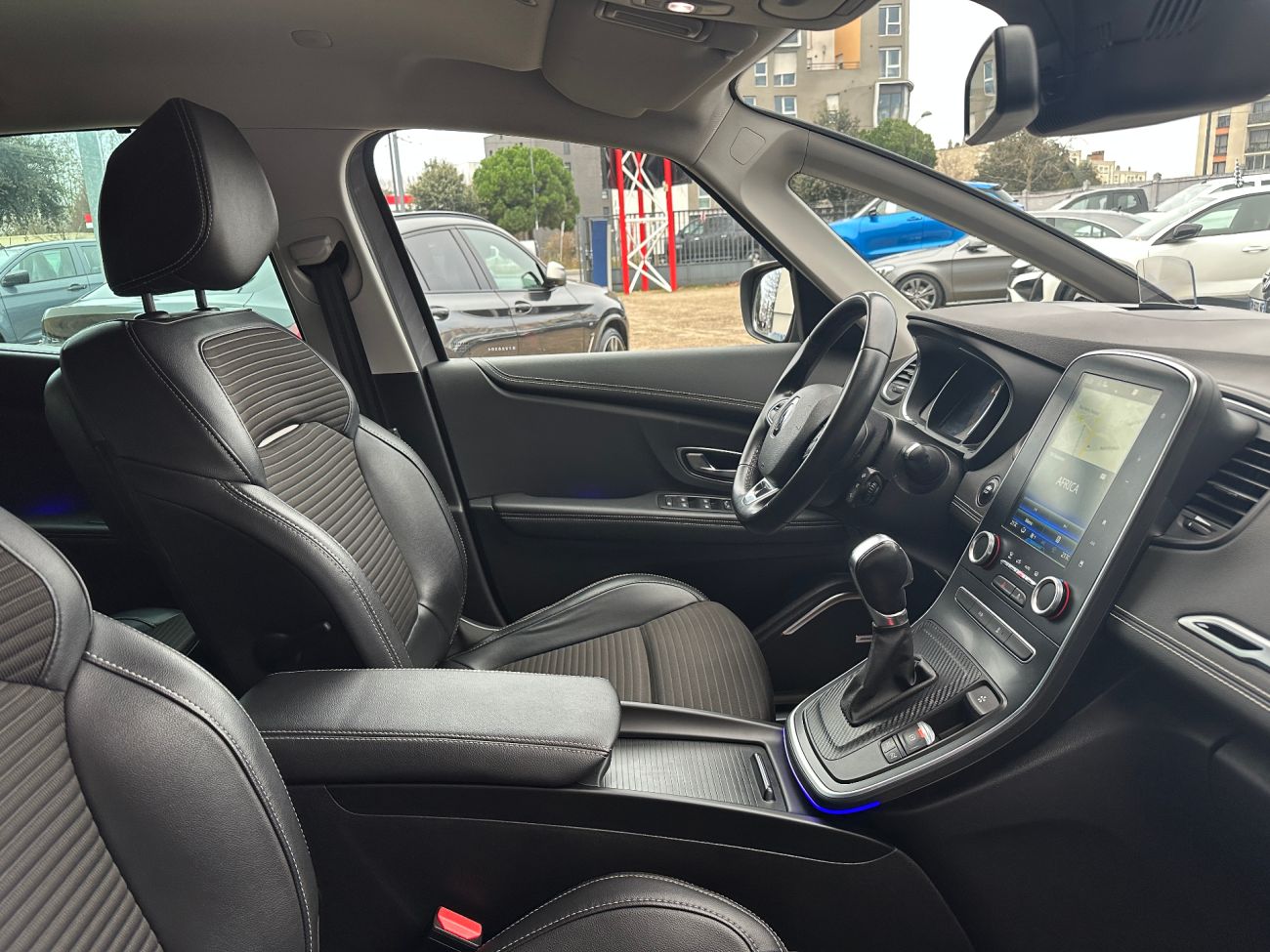 Mandataire RENAULT SCENIC IV dCi 160 Energy EDC Intens