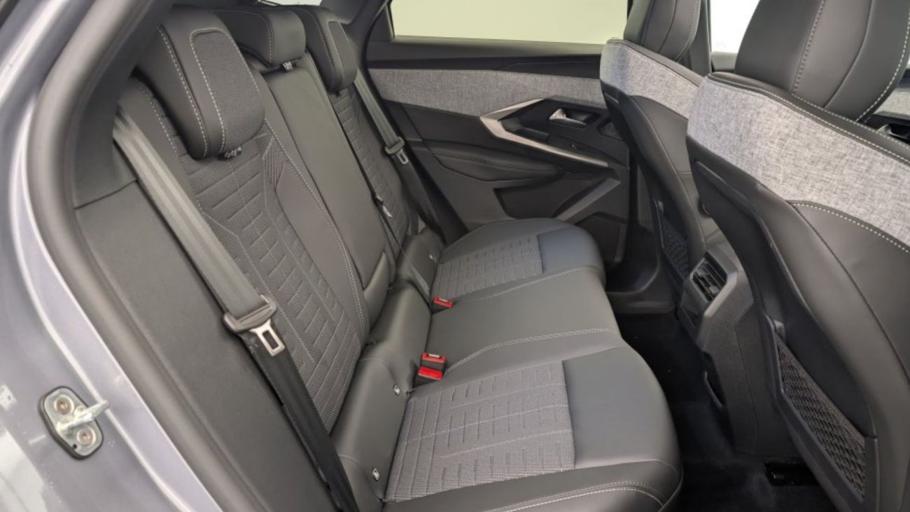 Mandataire PEUGEOT 3008 ALLURE  HYBRID 145 e-dsc6