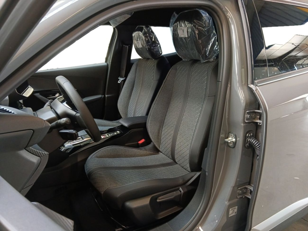 Mandataire PEUGEOT 2008 1.2 HYBRID 145CH ALLURE E-DCS6