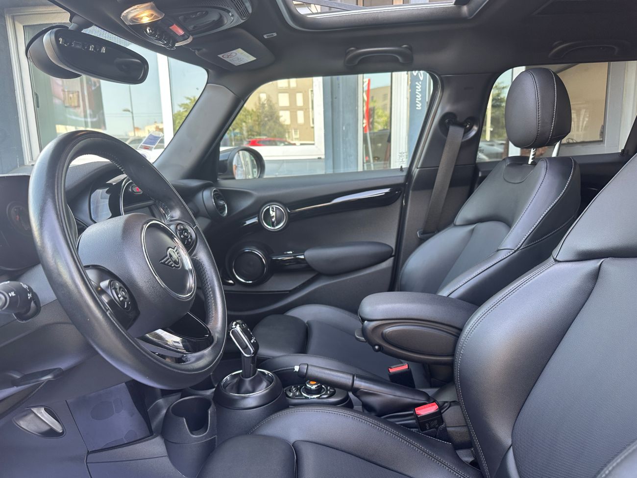 Mandataire MINI HATCH 5 PORTES F55 LCI Cooper S 178 ch BVA7 Finition greenwich