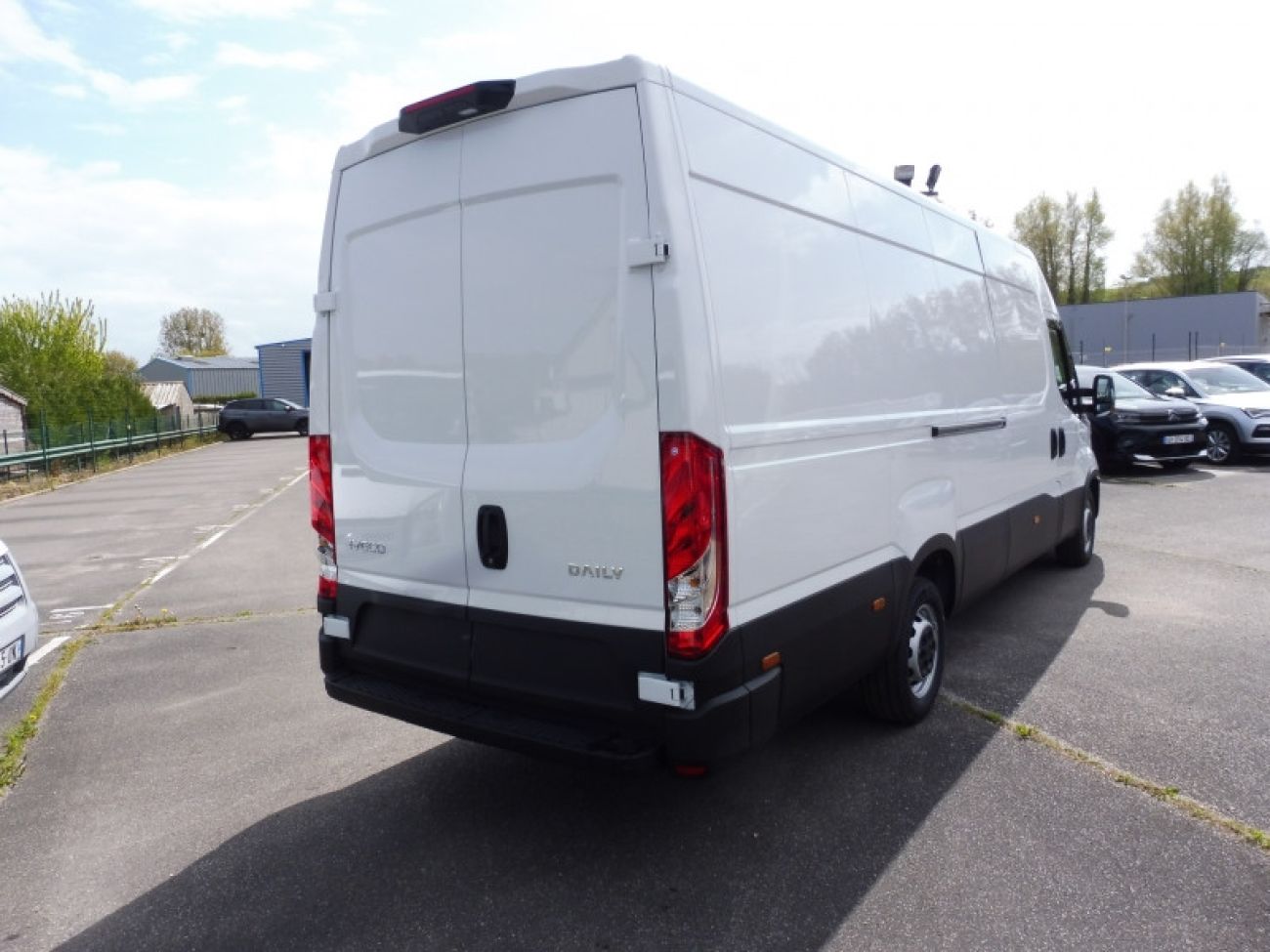 Mandataire IVECO Daily 35S18 3.0 V16 HI-MATIC H2 180CV