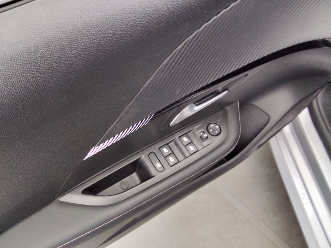 Mandataire PEUGEOT 208 1.2 100CH S&S ALLURE