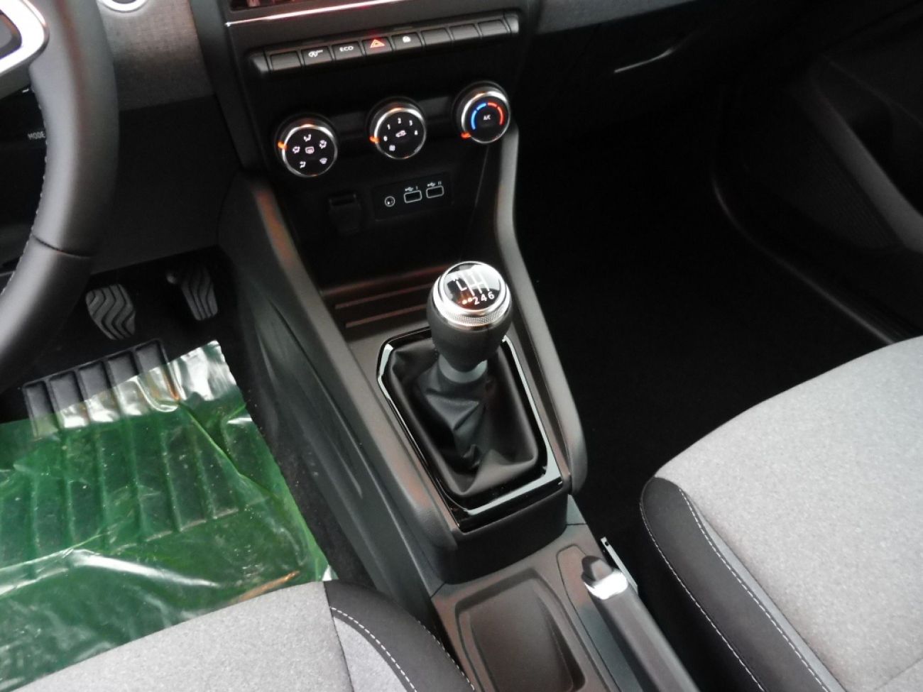 Mandataire RENAULT CLIO V 1.5 DCI 100CH EVOLUTION - 25