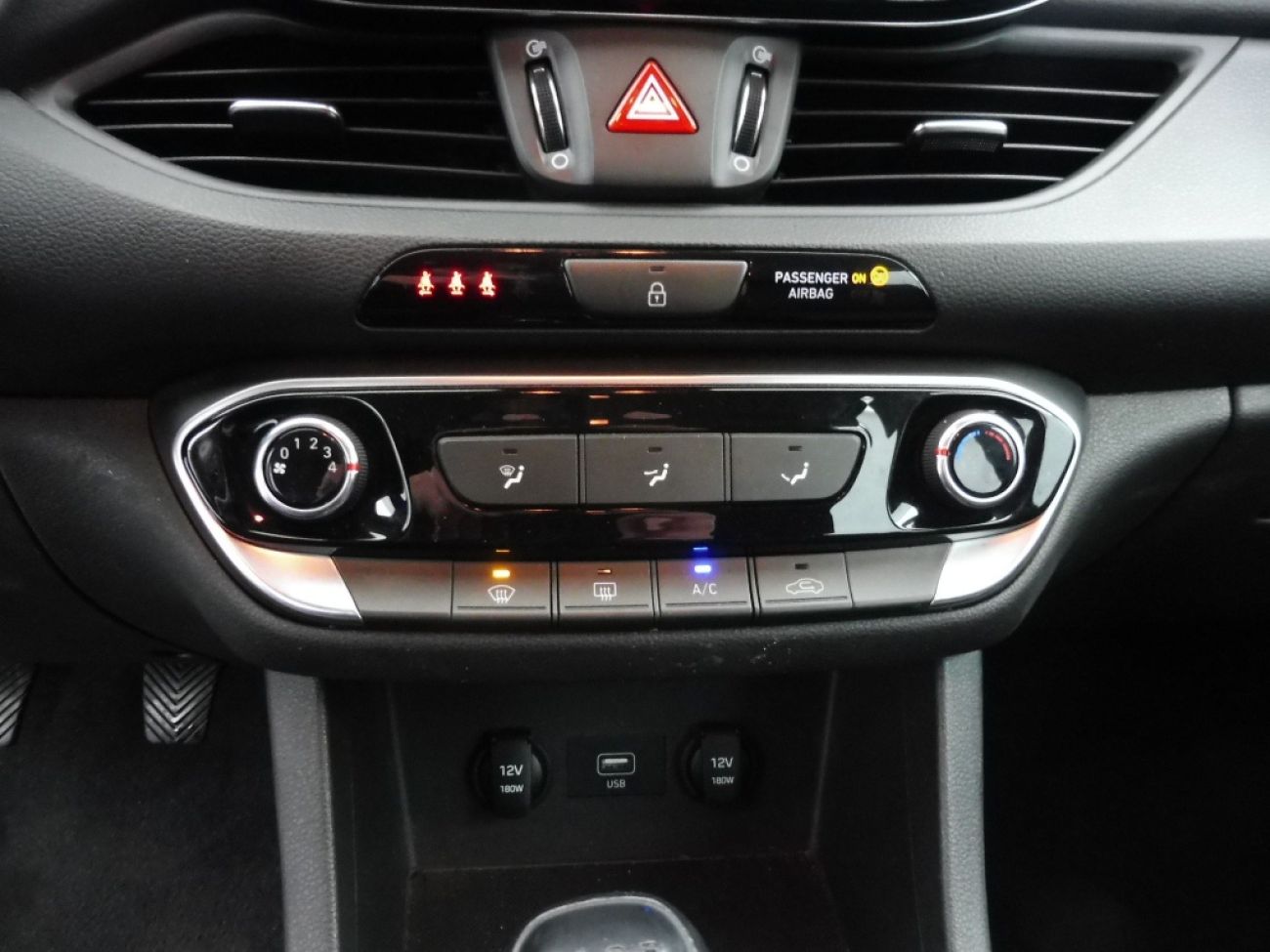 Mandataire Hyundai i30 1.5 DPI 110essence