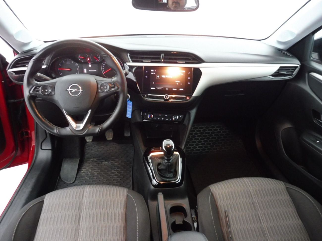 Mandataire Opel Corsa 1.2 100edition