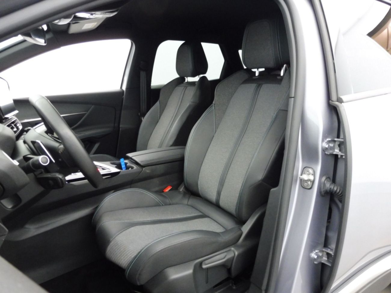 Mandataire PEUGEOT 3008 HYBRID 136CH ALLURE PACK E-DCS6