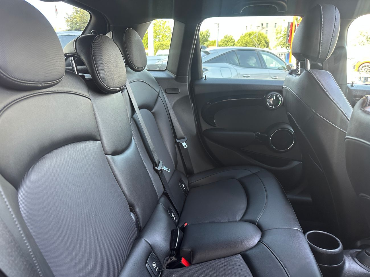 Mandataire MINI HATCH 5 PORTES F55 LCI Cooper S 178 ch BVA7 Finition greenwich