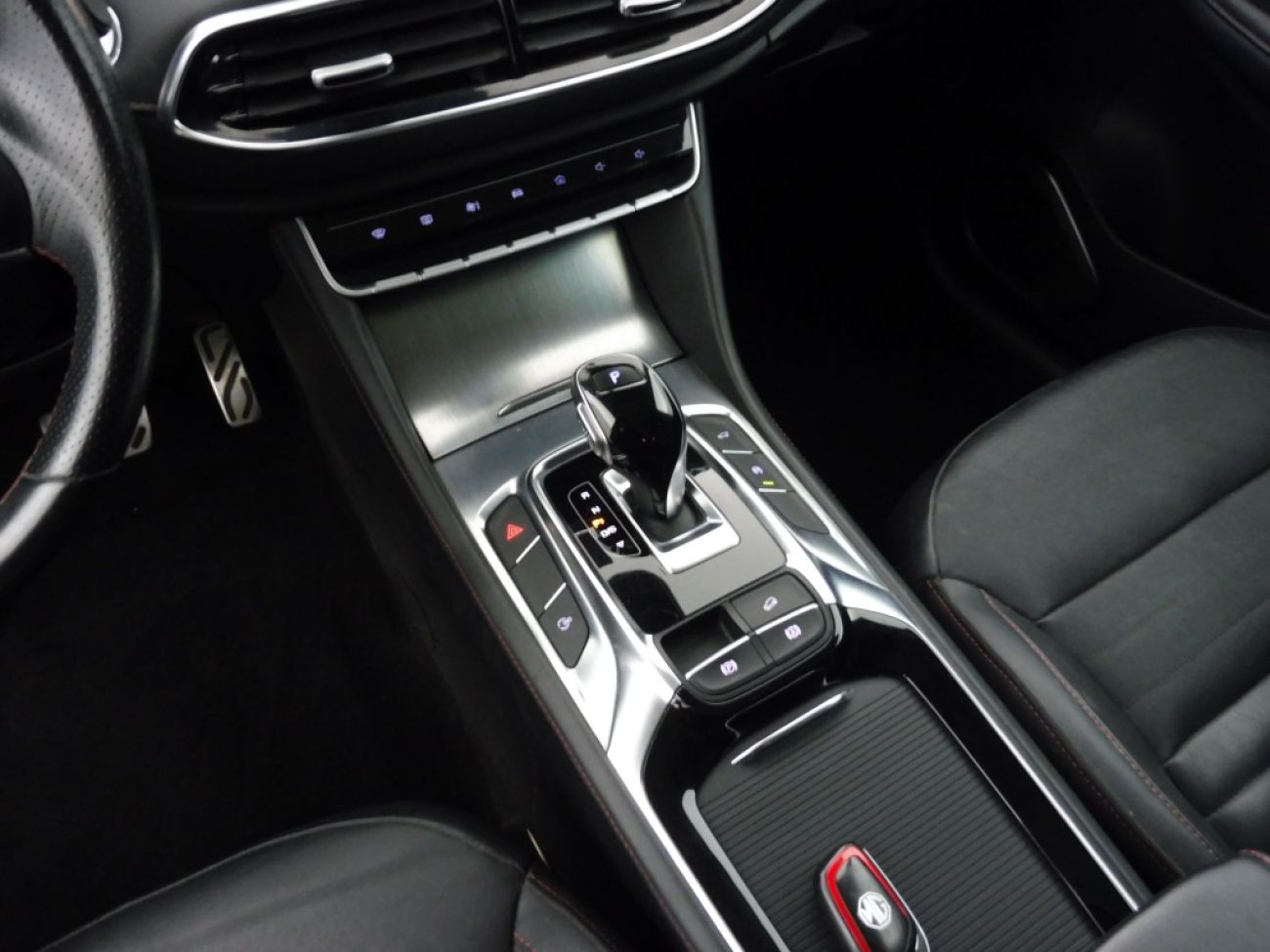 Mandataire MG HS 1.5 T-GDI 162 AT luxury