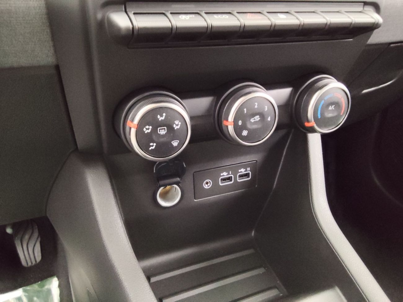 Mandataire RENAULT CLIO V 1.5 DCI 100CH EVOLUTION - 25