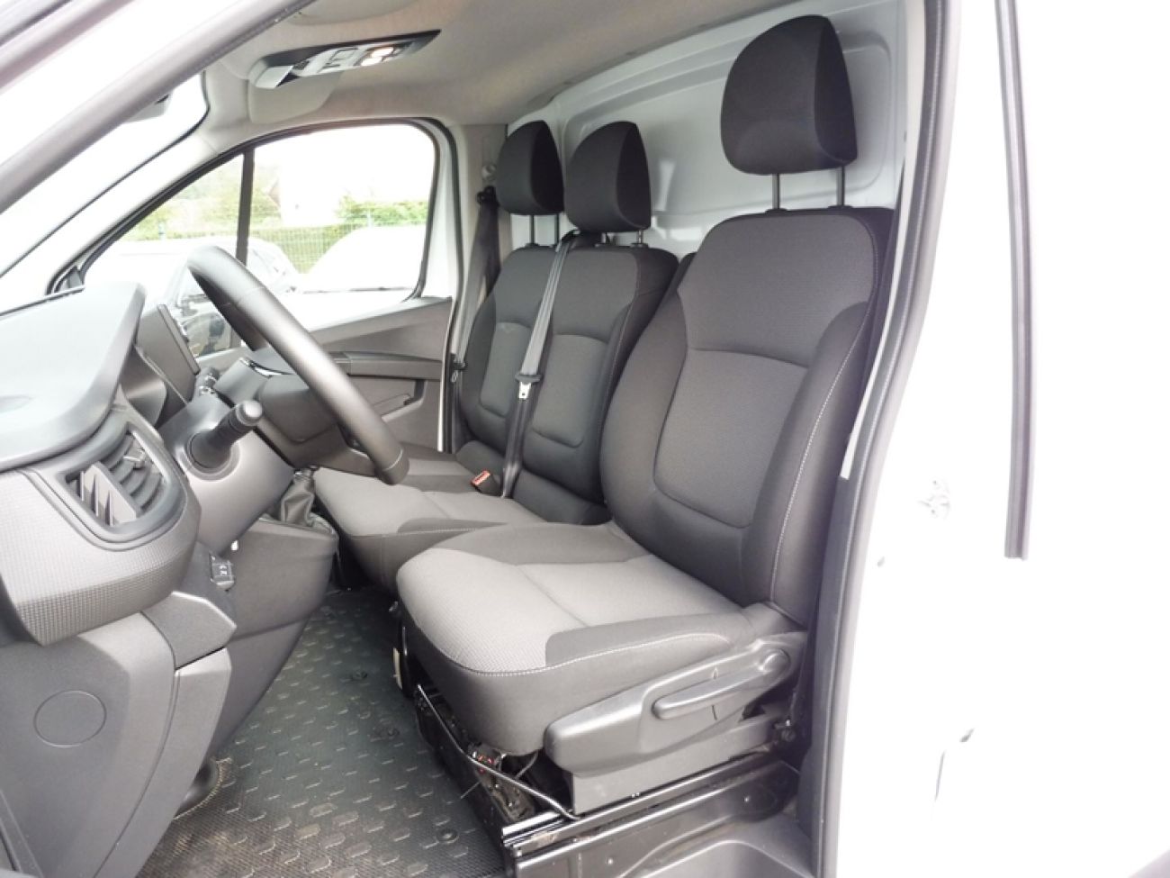 Mandataire RENAULT Trafic L2H1 3T 2.0 BLUE DCI 130CH CONFORT
