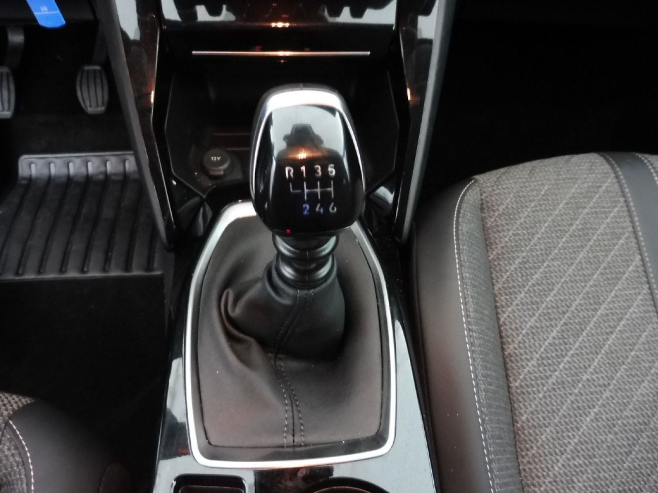 Mandataire PEUGEOT 208 1.2 100CH S&S ALLURE