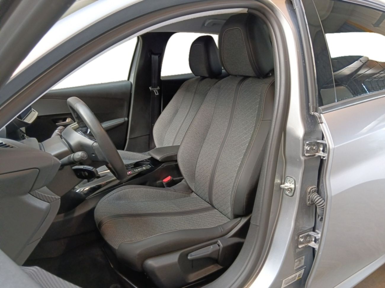 Mandataire PEUGEOT 208 1.2 100CH S&S ALLURE