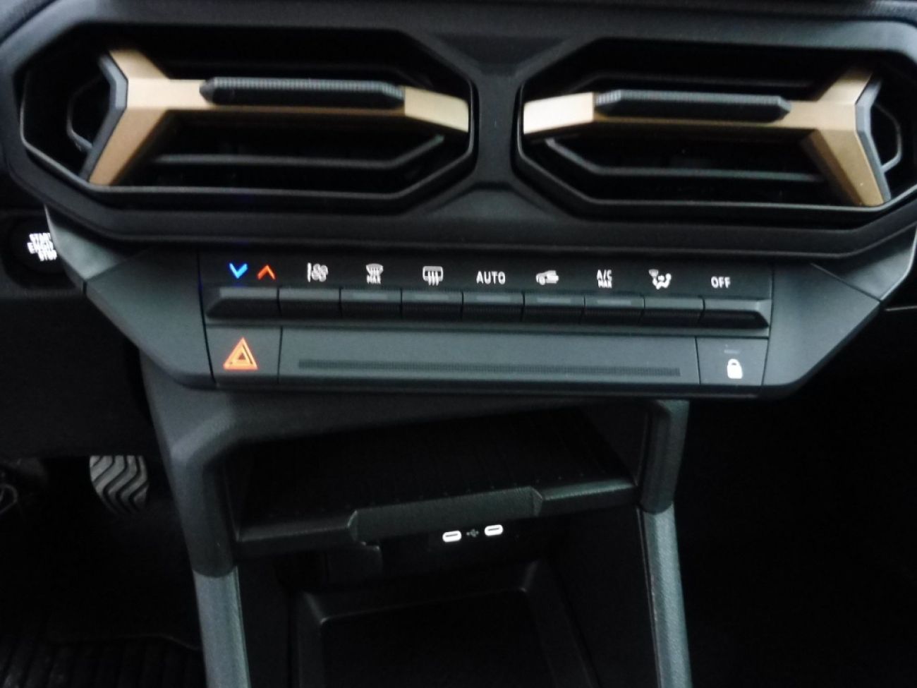 Mandataire Dacia DUSTER 1.2 TCE MILD HYBRID 130CH EXTREME 4X4
