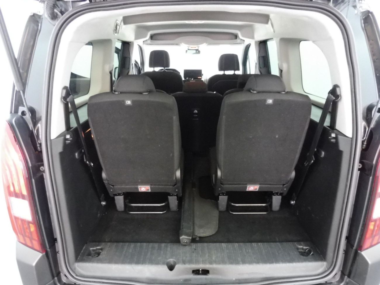 Mandataire PEUGEOT Rifter TAILLE XL - 1.5 BLUEHDI 130CH S&S GT EAT8 7 PLACES