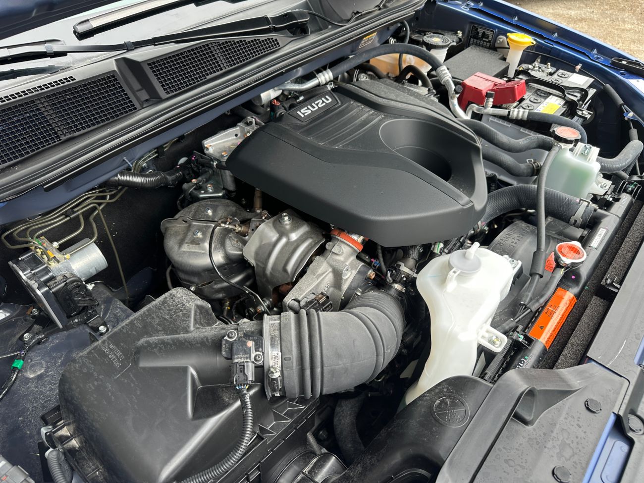 Mandataire ISUZU D-MAX N60 SPACE CAB 1.9 164 CH 4X4 A/T NITRO SPORT