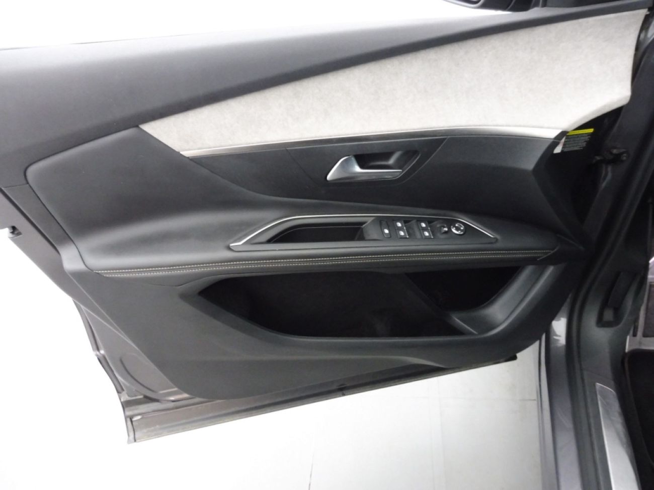 Mandataire PEUGEOT 3008 1.5 BLUEHDI 130CH S&S GT EAT8