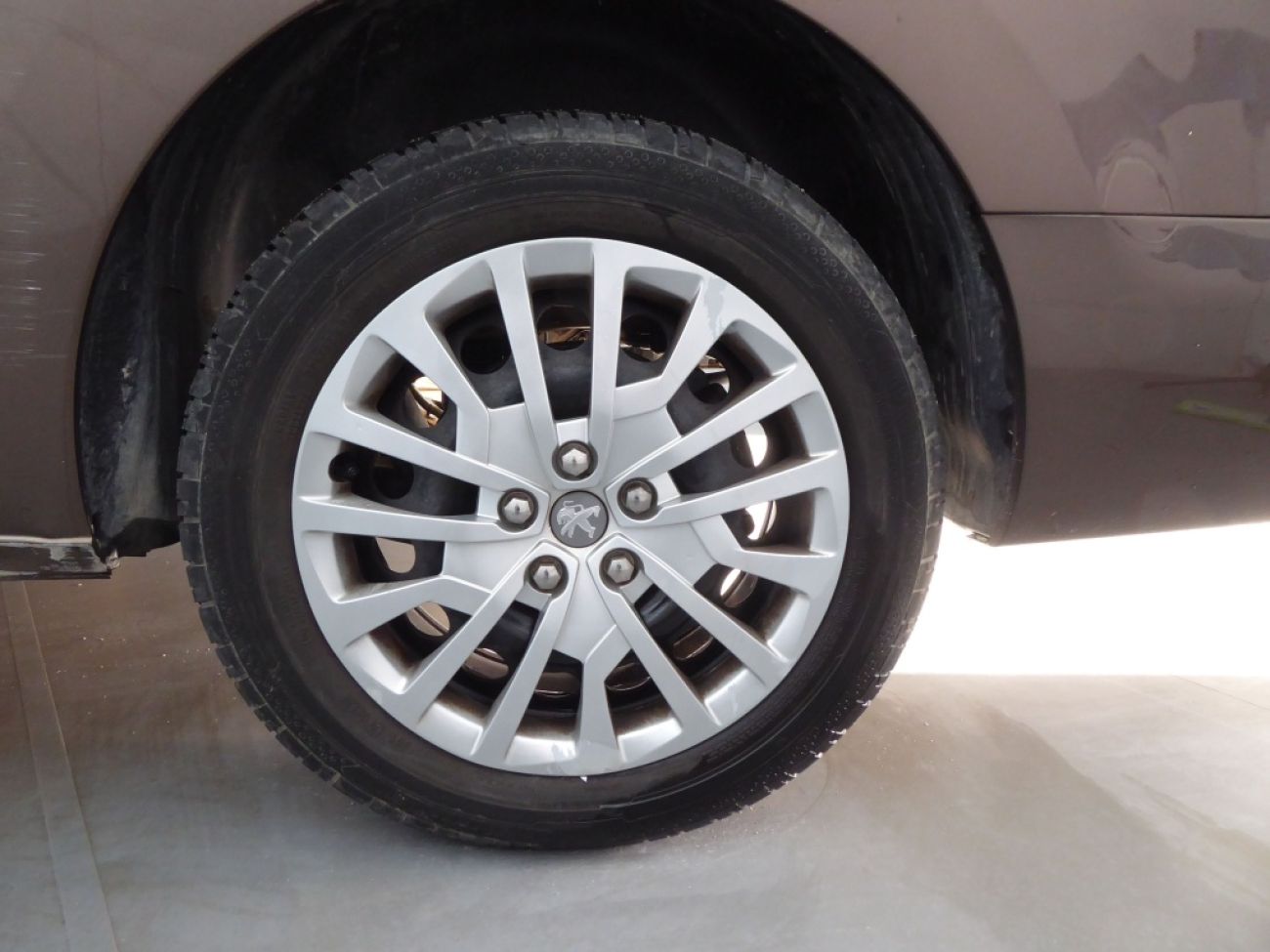Mandataire PEUGEOT TRAVELLER 1.5 BLUEHDI 120CH S&S LONG BUSINESS 9 PLACES